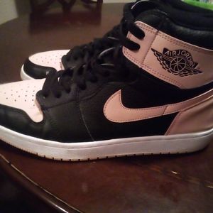 Jordan 1 Retro High Black Crimson Tint